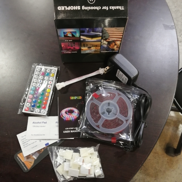 BNIB 6x2=12m Led Strip Lights with remote Holiday Christmas and Home Decorations - Picture 2 of 4